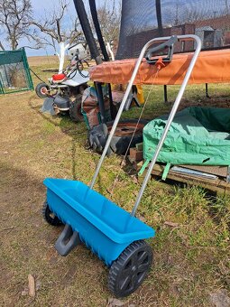 Posypový vozík Gardena - 2