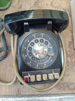 Starý telefon z Kanady - 2