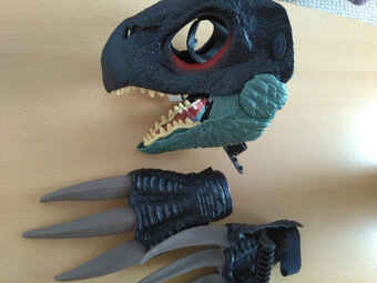 Dinomaska Therizinosaurus s drápy - 2