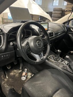 Mazda 3 2.2 110 kw skyactiv rv 2017 Black limited - 2