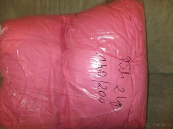 nová ještě zabalená prošívaná péřová deka 140x200,2kg - 2