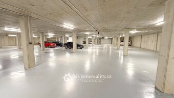 Pronájem garážové stání, 18 m2 - Znojmo, ul. Kosmákova - 2