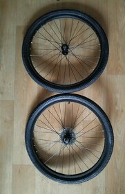 24" vypletená kola se 7mi kolečkem Cannondale - 2