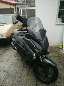 2600 km   SKUTR YAMAHA X-MAX 250i nové od 21.7.2016 - 2