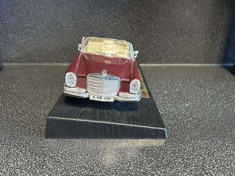 Mercedes Benz 280SE 1/18 - 2