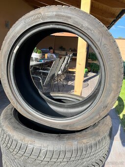 245/45R19 zimní Goodyear - 2