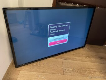 LG Smart TV Full HD 107cm - 2