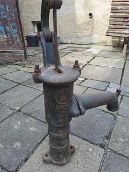 Ruční pumpa - 2