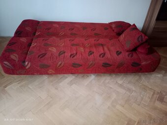 Rozkládací gauč s kresilky - 2