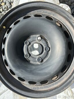 4x plechové disky 6.5Jx16 ET44 + 2x letní pneu 205/60 R16 (V - 2