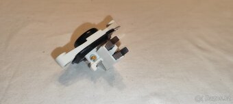 Regulátor napětí alternátoru Bosch 1987237060 - 2