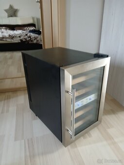 Polovodičová vinotéka 2-zónová na 12 lahví - 2