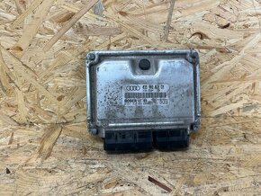 ŘÍDICÍ JEDNOTKA MOTORU 038906019CM - 2