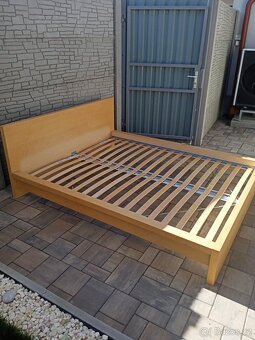 Prodám manželskou postel 160cm x 200cm - 2