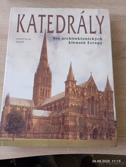 Katedrály Archeologie a Pistole - 2