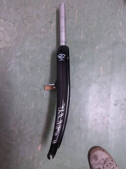 Karbonová vidlice  RYDLEY 4ZA - 2