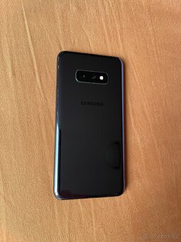 Samsung Galaxy S10e 6GB/128GB černý - 2