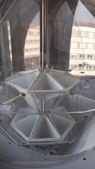 Designova květinova vitrina automat, doprava po Praze - 2