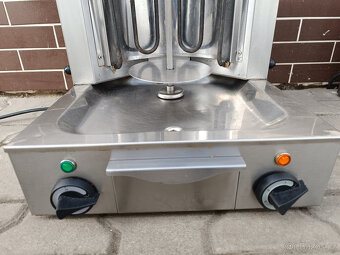 Elektrický gril na gyros - 2