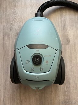 Vysavač Electrolux Pure D2.8 PD82-4MB - 2