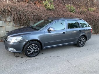 Škoda Octavia combi 1.6 TDi koupeno nové v ČR - 2
