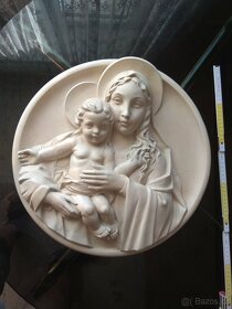 Nástěnná plastika Madony s Ježíškem - 2