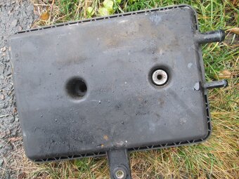 1996-2000 CHRYSLER VOYAGER 2,5td expanzní nadobka - 2