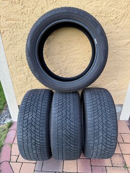 Prodám pneumatiky Pirelli Scorpion o rozměru 255/45,R19. - 2