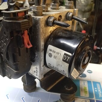 Prodám kostku abs 1k0907379ak D7 - 2