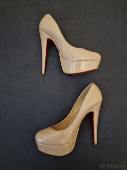 Lodičky Christian Louboutin , vel 39. - 2