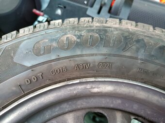 215/65 R15C 14/102T - 2
