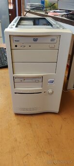 Retro počítač Celeron 800 mhz, 256 MB ram, Windows 98 - 2