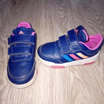 Tenisky ADIDAS velikost 24 - 2