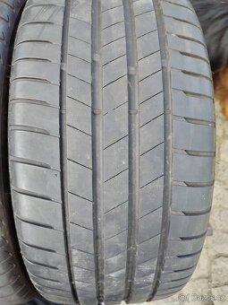 235/40/19 letni pneu BRIDGESTONE 235/40 R19 - 2