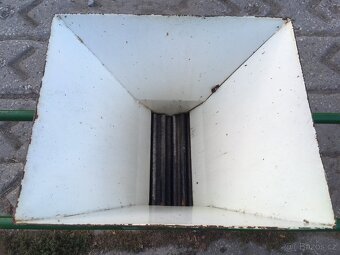 Drtič ovoce ruční - 2