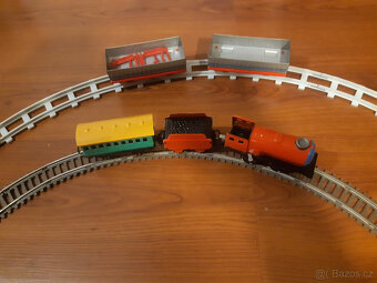 plechový vláček na klíček - 2