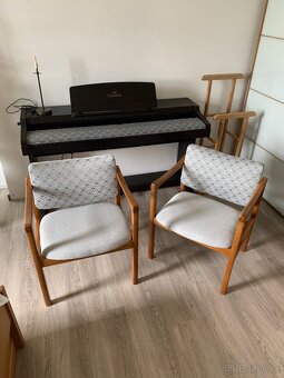 Dvě křesílka Po kompletní renovaci - 2