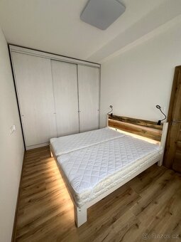 Manželská postel design MJ4 s podsvícením - 2