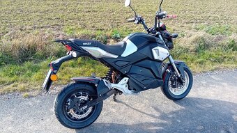 ELEKTRICKÝ Skůtr HECHT STRATIS březen 2024 - 2