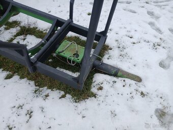 Vyvažečka za traktor (vlek na dřevo) - 2