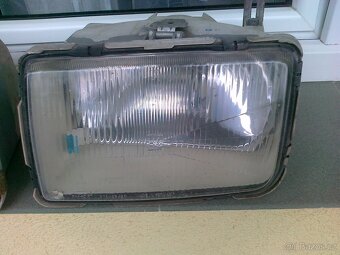 Přední světla na Ford Sierra první typ - 2