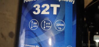 Zvedak panenka 32tun - 2