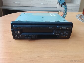 Autoradio-Panasonic-na kazety - 2
