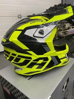 přilba na motorku - 2
