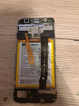 Mobil Huawei Plně nefunkční rozbitej na DÍLY - 2
