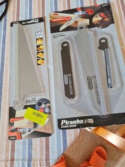 Univerzální pila Black&Decker + sada řezných plátů - 2