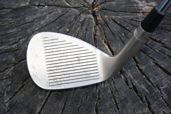 WEDGE značky TITLEIST SM5 56° - 2