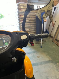 Elektrický invalidní vozík - 2