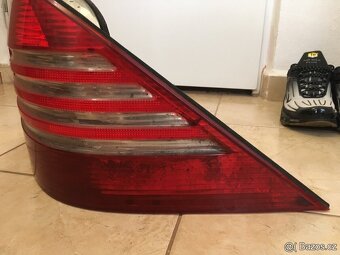 Pravé zadní světlo MERCEDES W220 + prahové lišty - 2