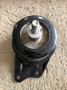 uložení motoru Škoda/VW/ audi - 2